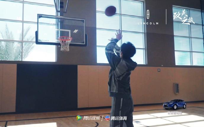 萬鎊加浮動