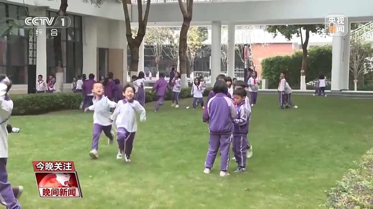 曼联在右路